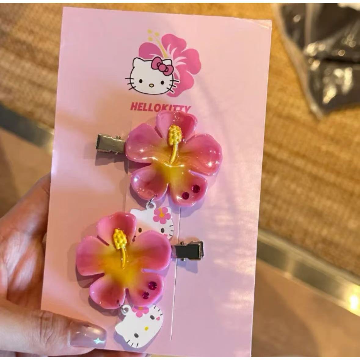 Kawaii Sanrio Hello Kitty Flow - Tech Accessories Women 评论和价格