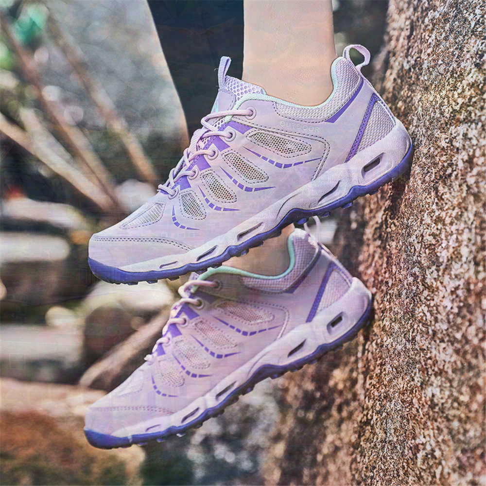 Sumer Round Tip Silver Sneaker - Tech Accessories Brands 评论和价格