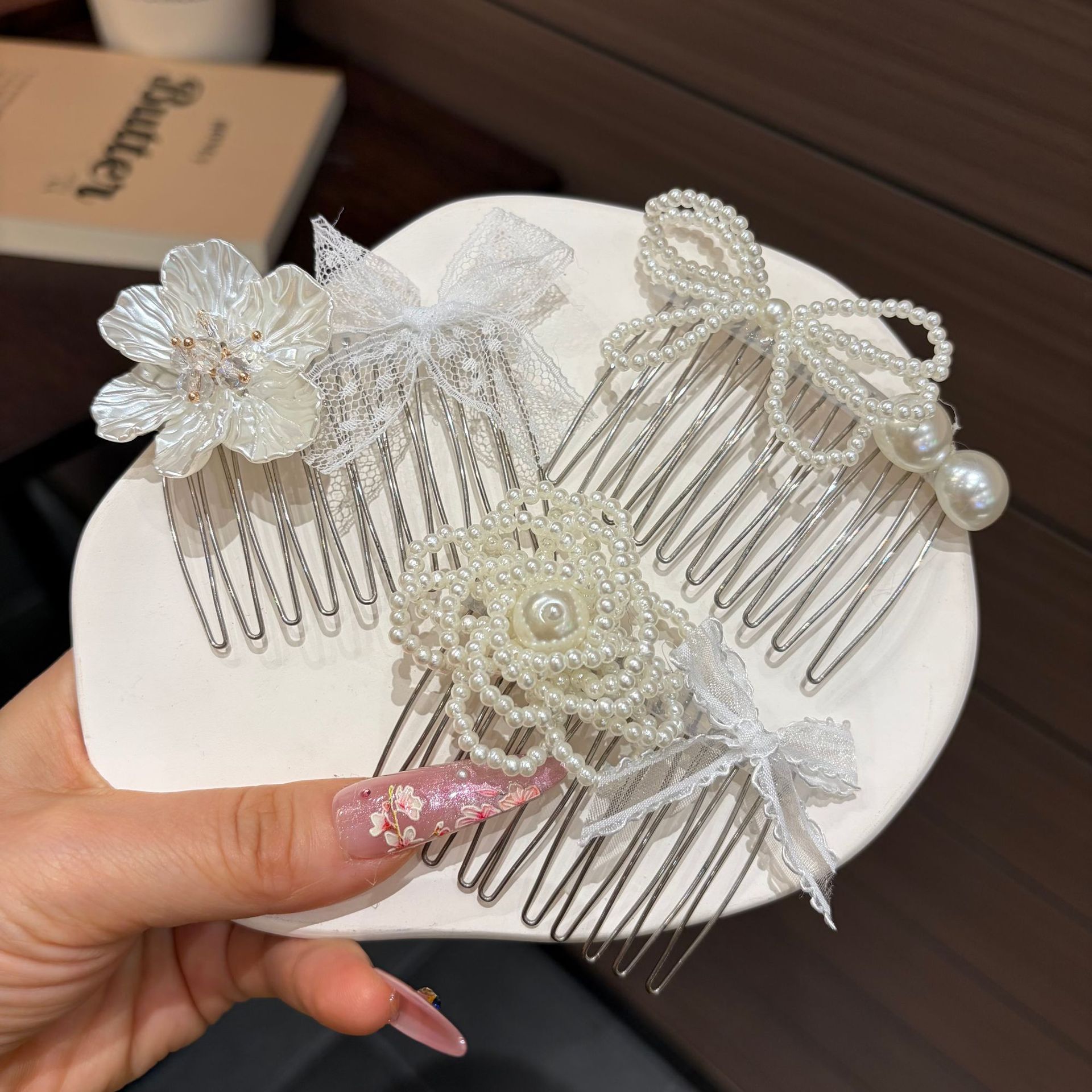 Fashionable floral pearl upsid - Tech Accessories Women 评论和价格